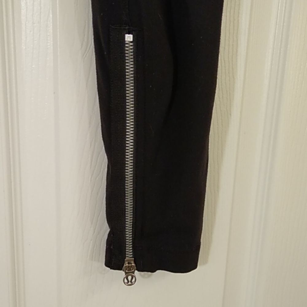 Lululemon leggings size 4 - Picture 3 of 6